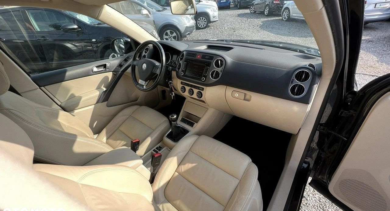 Volkswagen Tiguan cena 32900 przebieg: 272000, rok produkcji 2009 z Skawina małe 352